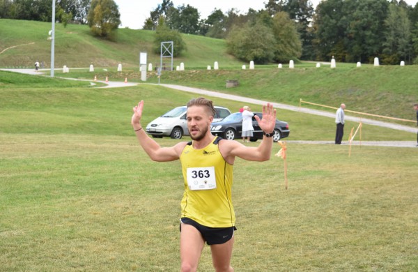 Bėgikai rudens varžyboms vėl rinkosi Jonavoje 