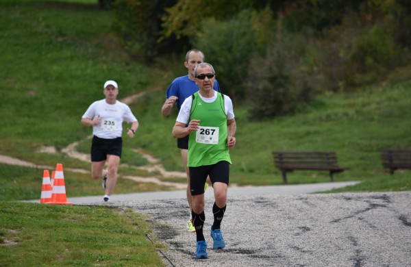 Bėgikai rudens varžyboms vėl rinkosi Jonavoje 