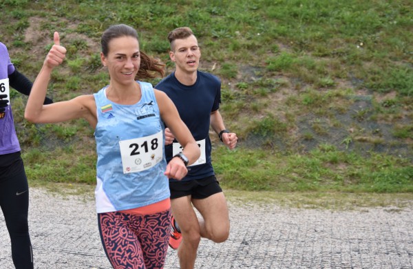 Bėgikai rudens varžyboms vėl rinkosi Jonavoje 