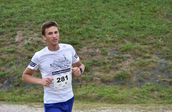 Bėgikai rudens varžyboms vėl rinkosi Jonavoje 