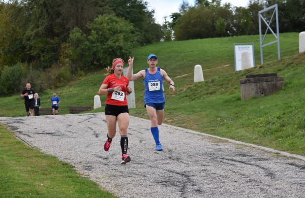 Bėgikai rudens varžyboms vėl rinkosi Jonavoje 