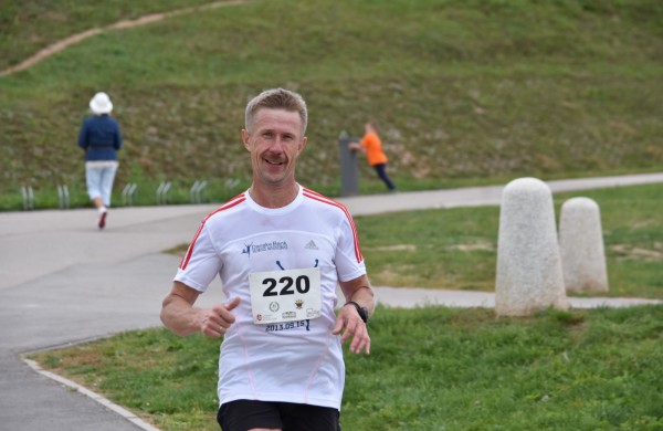 Bėgikai rudens varžyboms vėl rinkosi Jonavoje 