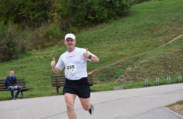 Bėgikai rudens varžyboms vėl rinkosi Jonavoje 