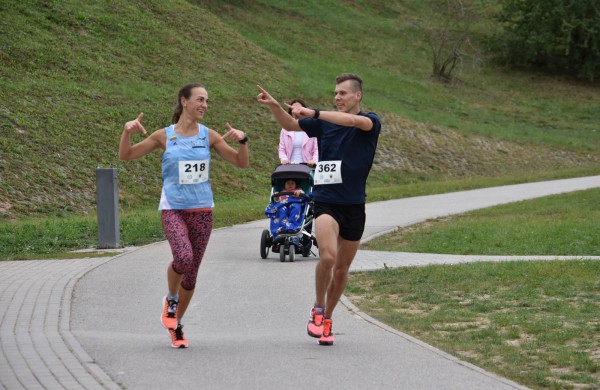 Bėgikai rudens varžyboms vėl rinkosi Jonavoje 