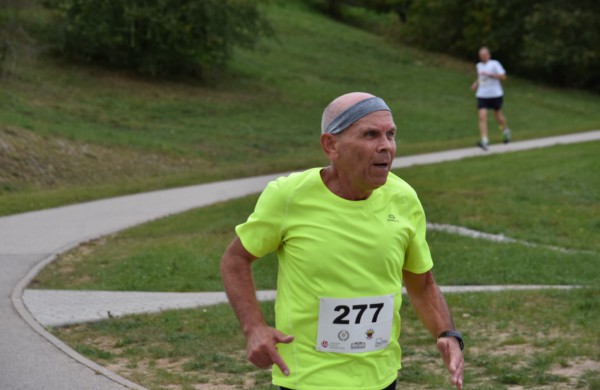 Bėgikai rudens varžyboms vėl rinkosi Jonavoje 