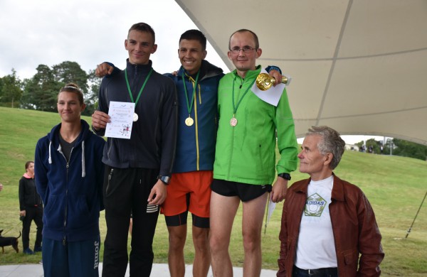 Bėgikai rudens varžyboms vėl rinkosi Jonavoje 