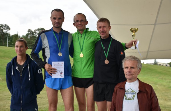 Bėgikai rudens varžyboms vėl rinkosi Jonavoje 