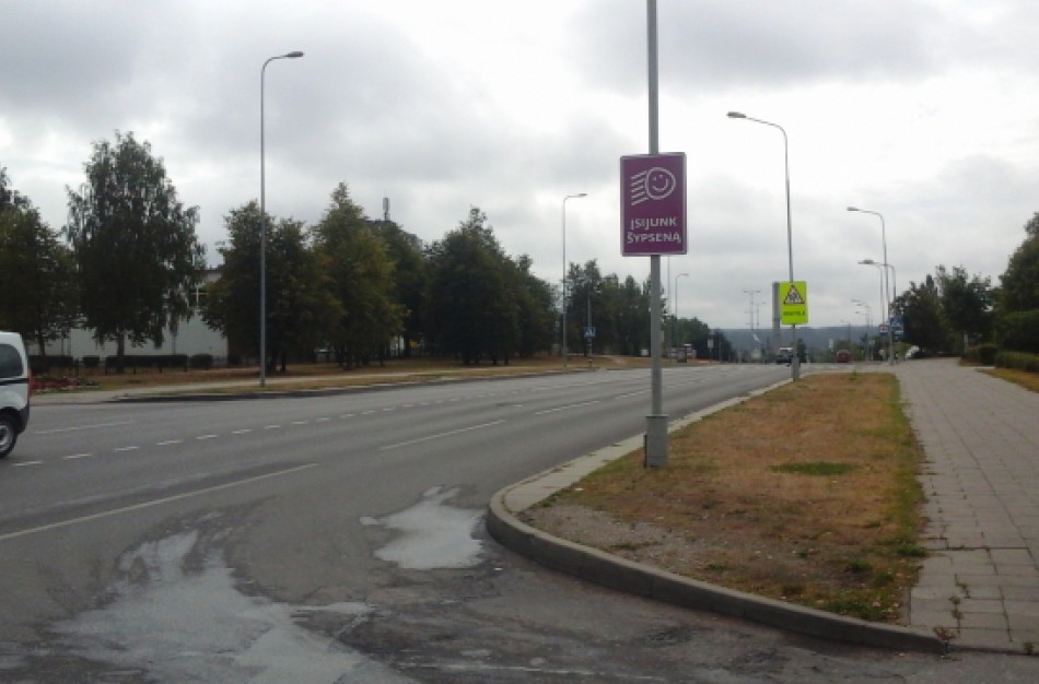 Jonavoje – kelio stendas "Įsijunk šypseną"