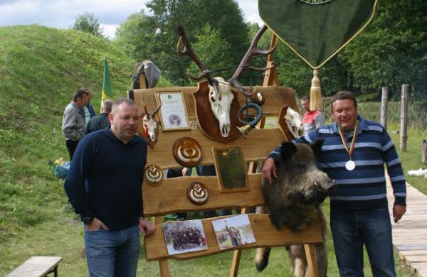 Jonavos medžiotojai paminėjo šv. Huberto dieną