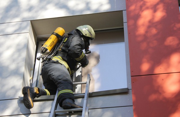 Šeimininkas – į parduotuvę, į namus – ugniagesiai