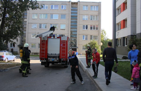 Šeimininkas – į parduotuvę, į namus – ugniagesiai