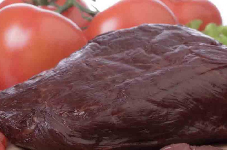 Rūkytos mėsos įsigijusi jonavietė išvydo kirmėles (filmuota medžiaga)