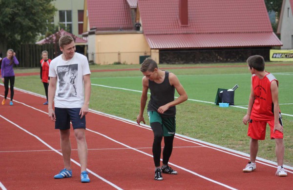 Senamiesčio gimnazijoje oficialiai atidarytas atnaujintas sporto aikštynas