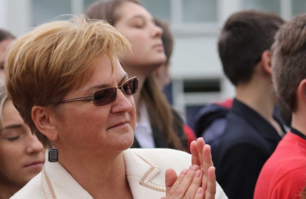 Senamiesčio gimnazijoje oficialiai atidarytas atnaujintas sporto aikštynas