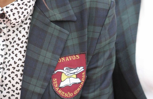 Senamiesčio gimnazijoje oficialiai atidarytas atnaujintas sporto aikštynas