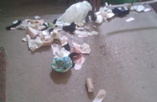 Sodų gatvės daugiabučio gyventojai ieško šiukšlintojo