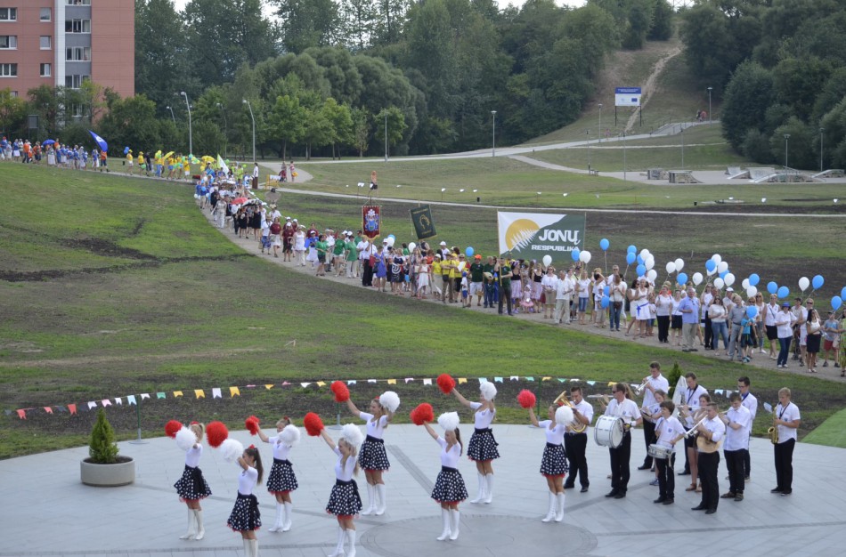 Per Jonavos gimtadienį užfiksuoti du rekordai: šilumos ir didžiausio nealkoholinio kokteilio