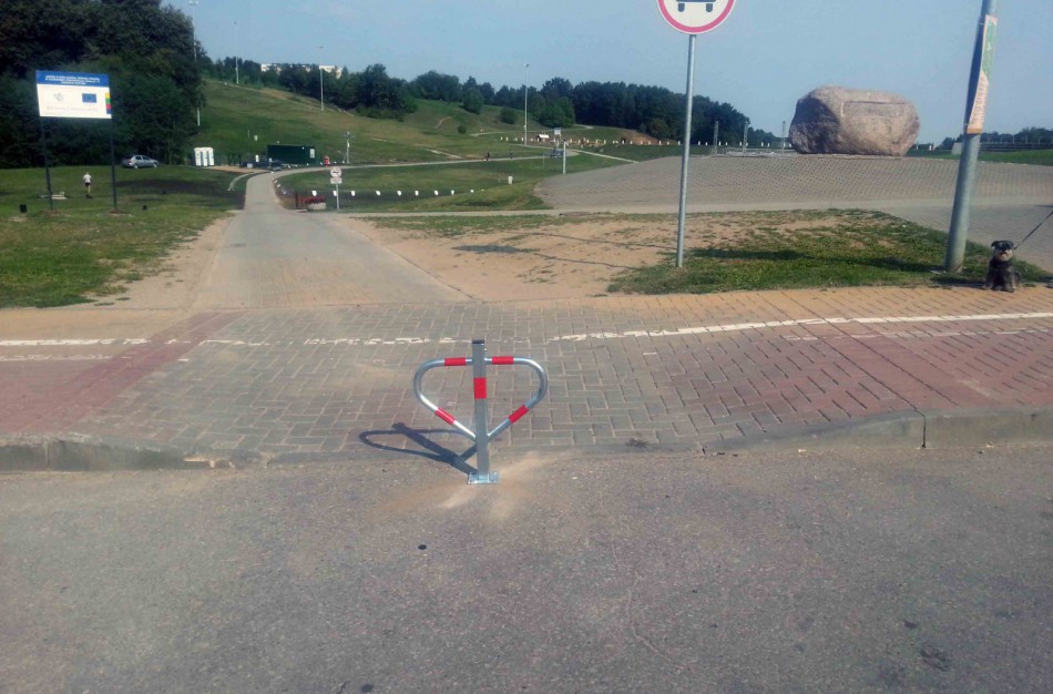 Važiuojantiems į Joninių slėnį – užtvarai