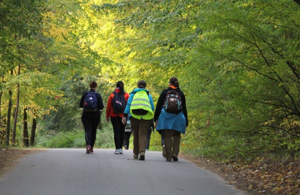 Pėsčiųjų žygyje - dvigubas rekordas: kilometrai atbulomis ir nuospaudų skaičius