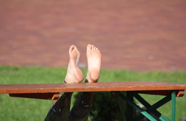 Pėsčiųjų žygyje - dvigubas rekordas: kilometrai atbulomis ir nuospaudų skaičius