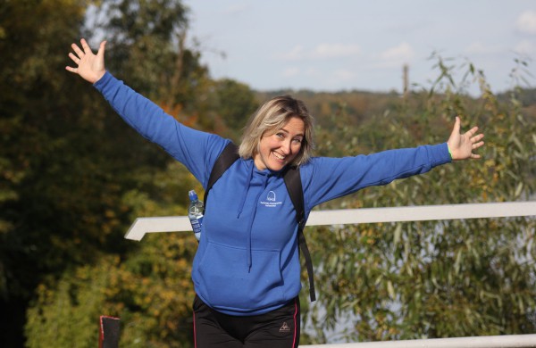 Pėsčiųjų žygyje - dvigubas rekordas: kilometrai atbulomis ir nuospaudų skaičius