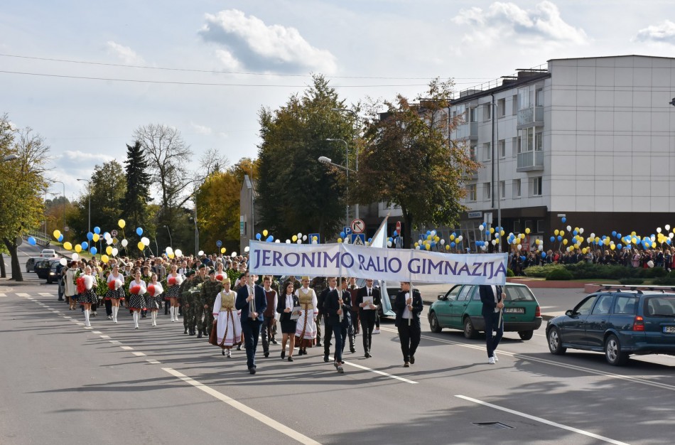 Jeronimo Ralio gimnazija paminėjo 95 metų jubiliejų