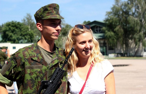 Didžiojo Lietuvos etmono Jonušo Radvilos mokomajam pulkui – 18 metų