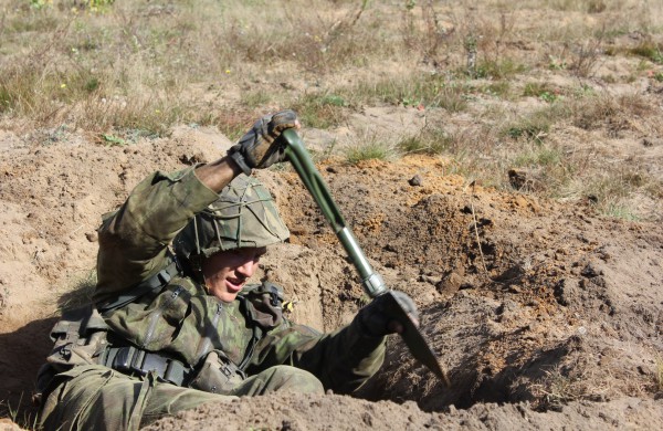 Didžiojo Lietuvos etmono Jonušo Radvilos mokomajam pulkui – 18 metų