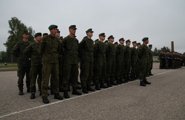 Didžiojo Lietuvos etmono Jonušo Radvilos mokomajam pulkui – 18 metų