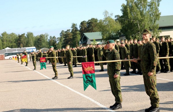 Didžiojo Lietuvos etmono Jonušo Radvilos mokomajam pulkui – 18 metų