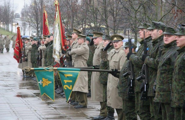 Didžiojo Lietuvos etmono Jonušo Radvilos mokomajam pulkui – 18 metų