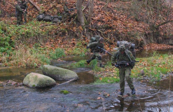 Didžiojo Lietuvos etmono Jonušo Radvilos mokomajam pulkui – 18 metų