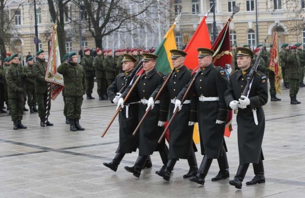 Didžiojo Lietuvos etmono Jonušo Radvilos mokomajam pulkui – 18 metų