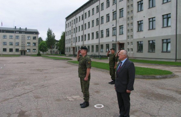 Didžiojo Lietuvos etmono Jonušo Radvilos mokomajam pulkui – 18 metų
