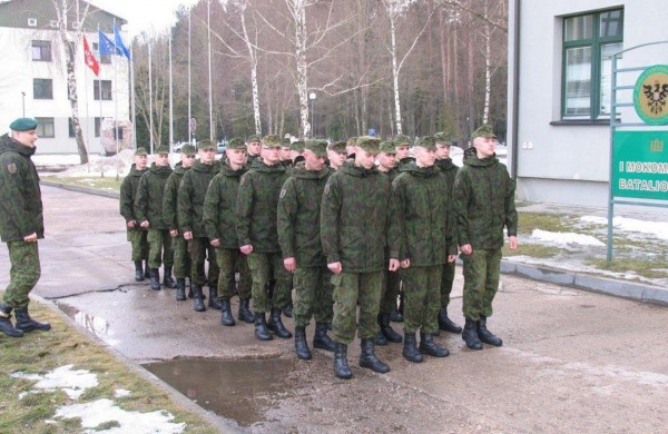 Didžiojo Lietuvos etmono Jonušo Radvilos mokomajam pulkui – 18 metų