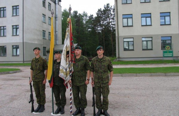Didžiojo Lietuvos etmono Jonušo Radvilos mokomajam pulkui – 18 metų