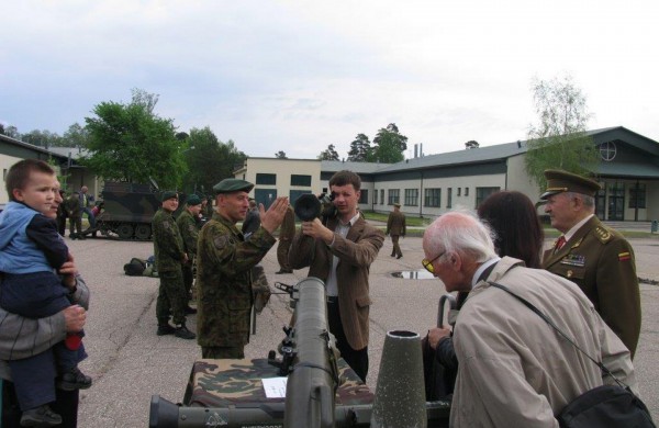 Didžiojo Lietuvos etmono Jonušo Radvilos mokomajam pulkui – 18 metų