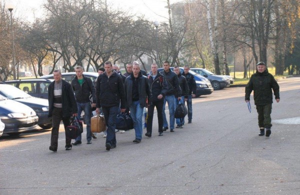 Didžiojo Lietuvos etmono Jonušo Radvilos mokomajam pulkui – 18 metų