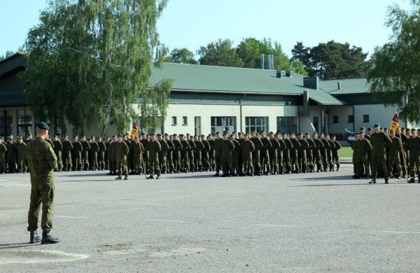 Didžiojo Lietuvos etmono Jonušo Radvilos mokomajam pulkui – 18 metų
