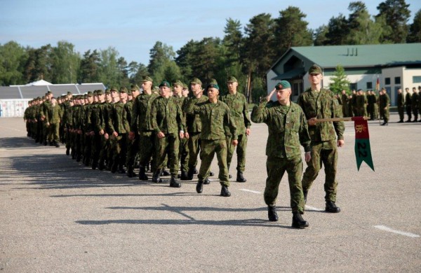 Didžiojo Lietuvos etmono Jonušo Radvilos mokomajam pulkui – 18 metų