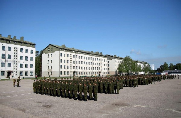 Didžiojo Lietuvos etmono Jonušo Radvilos mokomajam pulkui – 18 metų