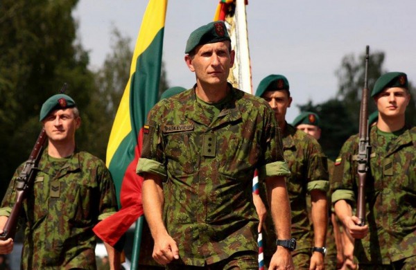 Didžiojo Lietuvos etmono Jonušo Radvilos mokomajam pulkui – 18 metų