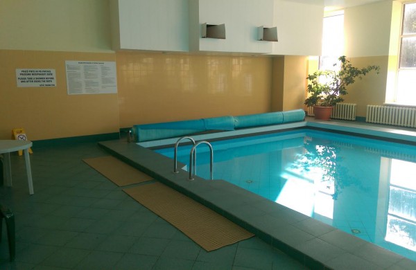 Užsukite: smelioklubas.lt – paplūdimio tinklinis ant šilto smėlio, uždaras teniso kortas, baseinas ir pirtis