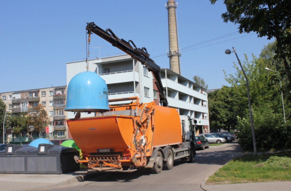 Didėja mokesčiai už šiukšlių išvežimą, įvestas naujas mokestis už aplinkos prie daugiabučių tvarkymą