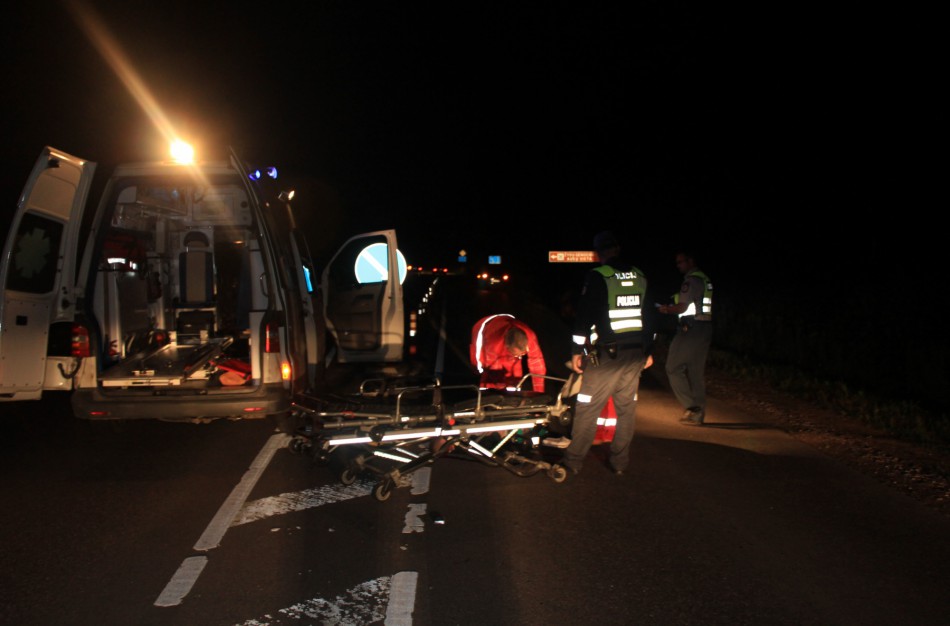 Kelyje į Ukmergę – avarija, partrenktas pėsčiasis