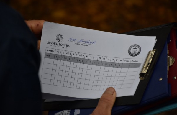 Rudeninė diskgolfininkų sueiga Survilų sodyboje