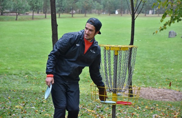 Rudeninė diskgolfininkų sueiga Survilų sodyboje