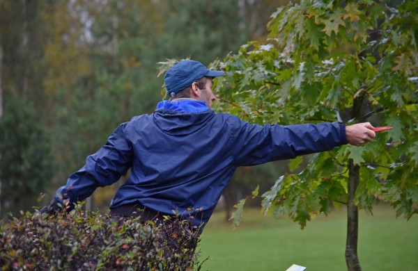 Rudeninė diskgolfininkų sueiga Survilų sodyboje