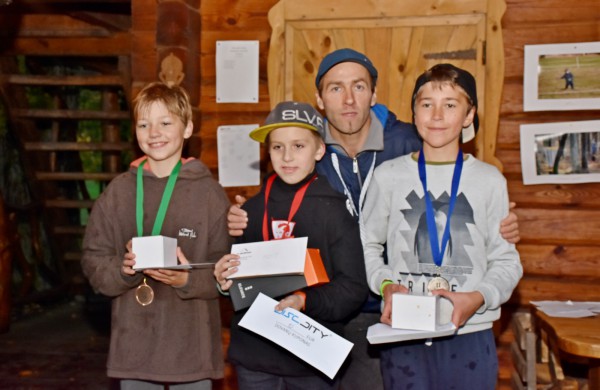 Rudeninė diskgolfininkų sueiga Survilų sodyboje