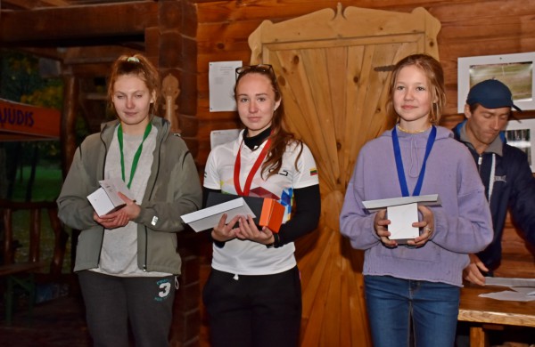 Rudeninė diskgolfininkų sueiga Survilų sodyboje